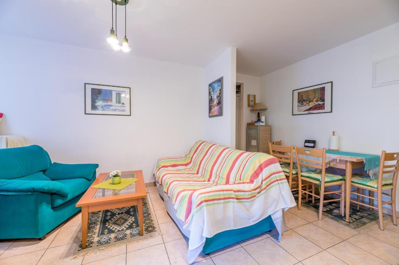 Lily Appartement Baška Buitenkant foto